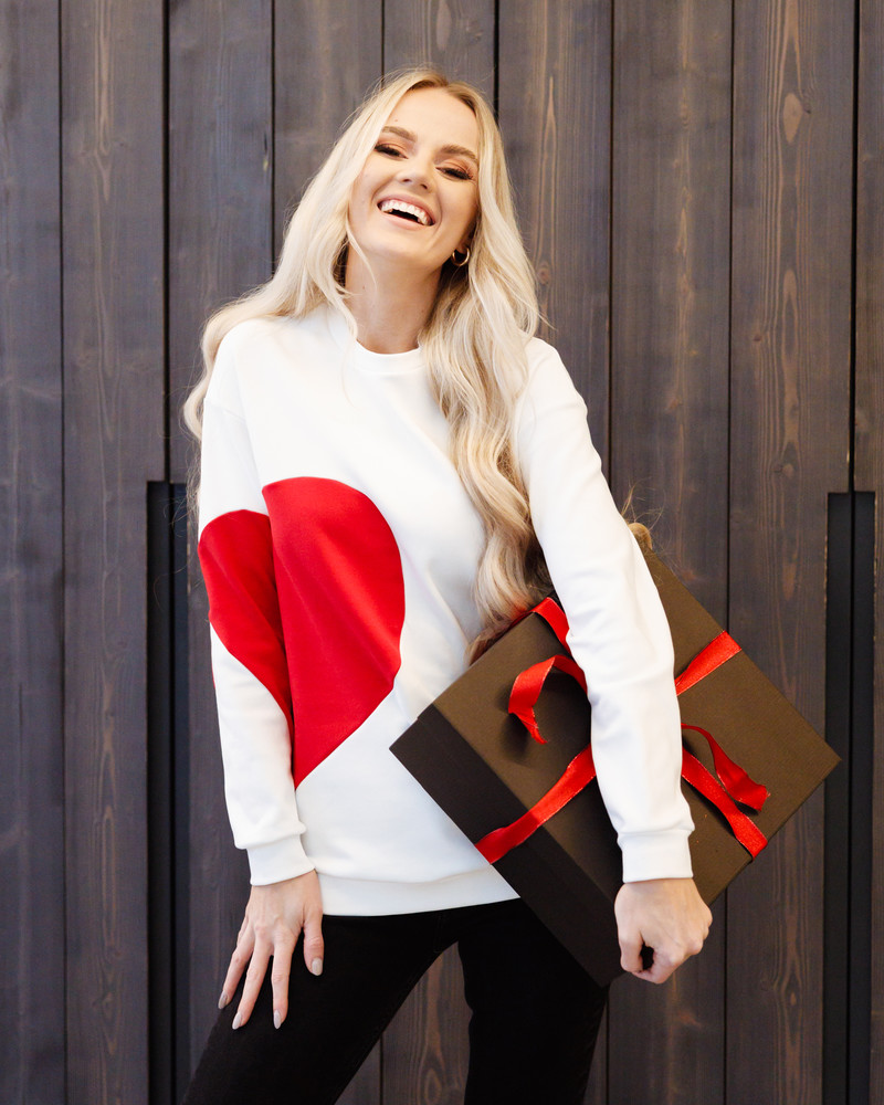 RED HEART SWEATSHIRT WHITE