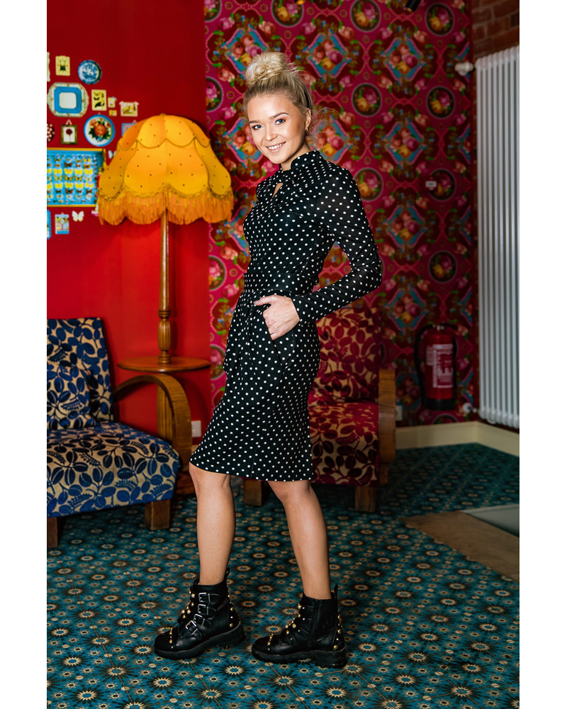 BLACK DOLLABLE POLKA DOT BLOUSE