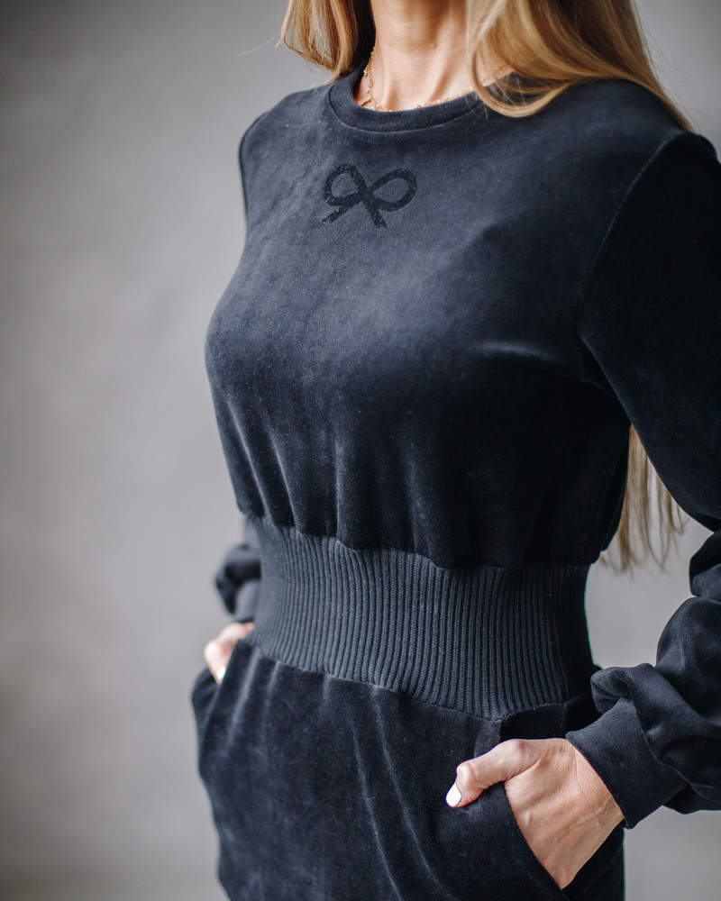 MODERN SIMPLICITY VELVET DRESS BLACK