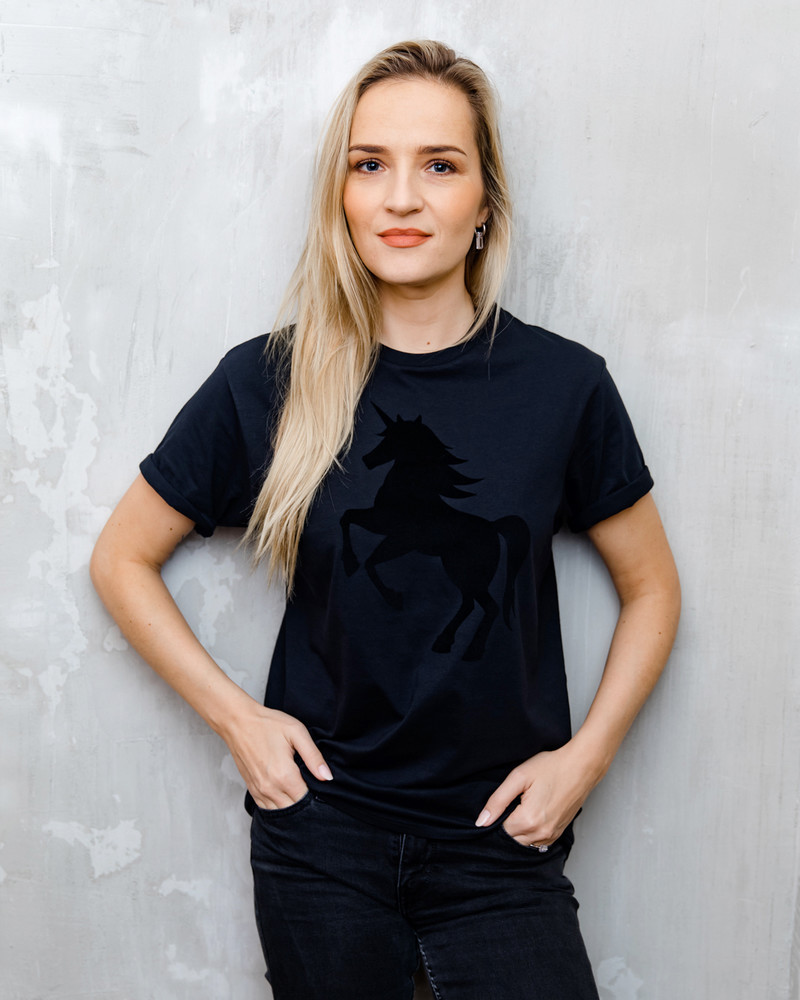 BLACK UNICORN UNISEX T-SHIRT BLACK
