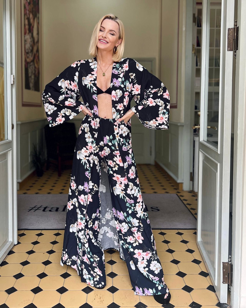 SUMMER FLOWER FLYAWAY KIMONO BLACK
