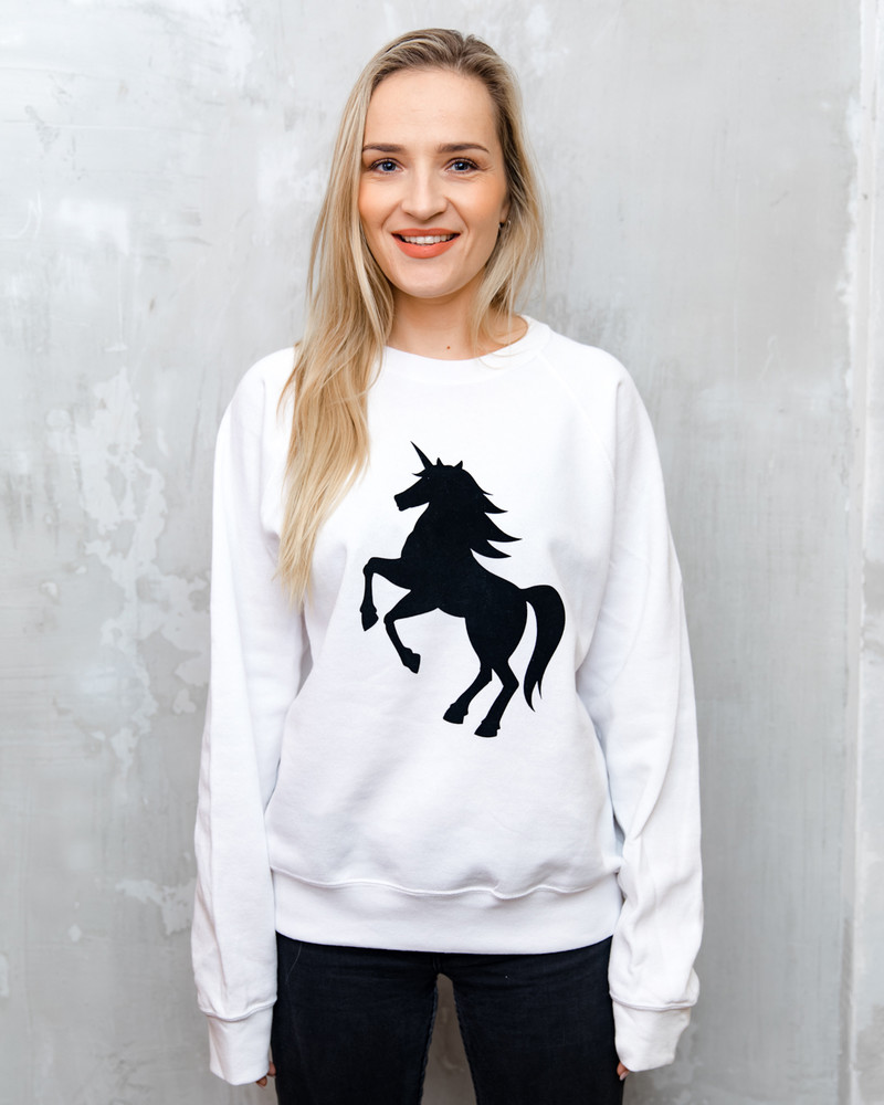BLACK UNICORN WHITE UNISEX PRINT SWEATER