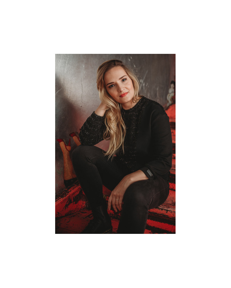 SHINY DIAGONAL SWEATER BLACK