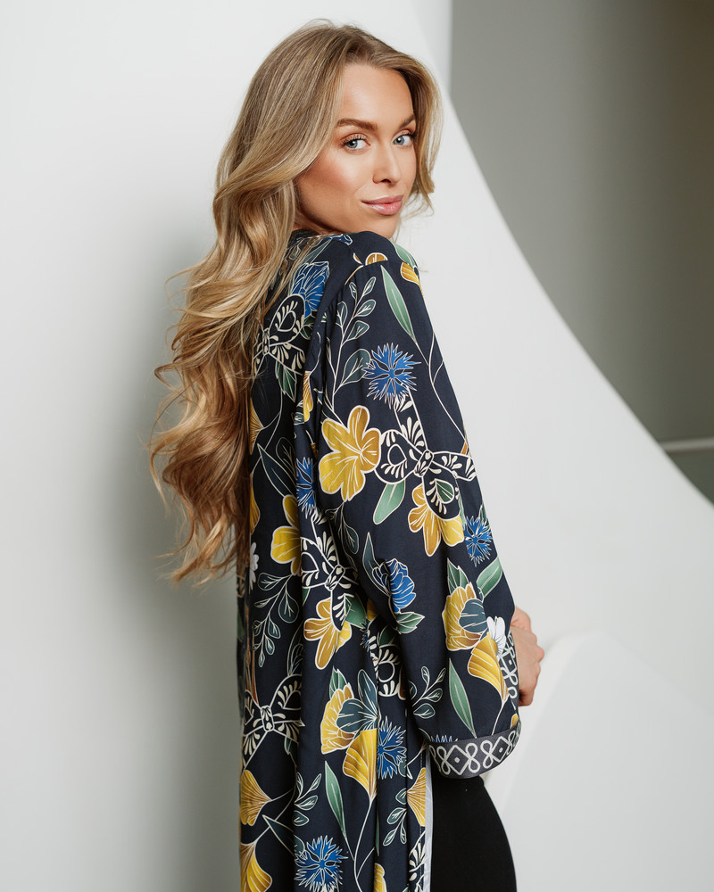CORNFLOWER FLYAWAY KIMONO BLACK