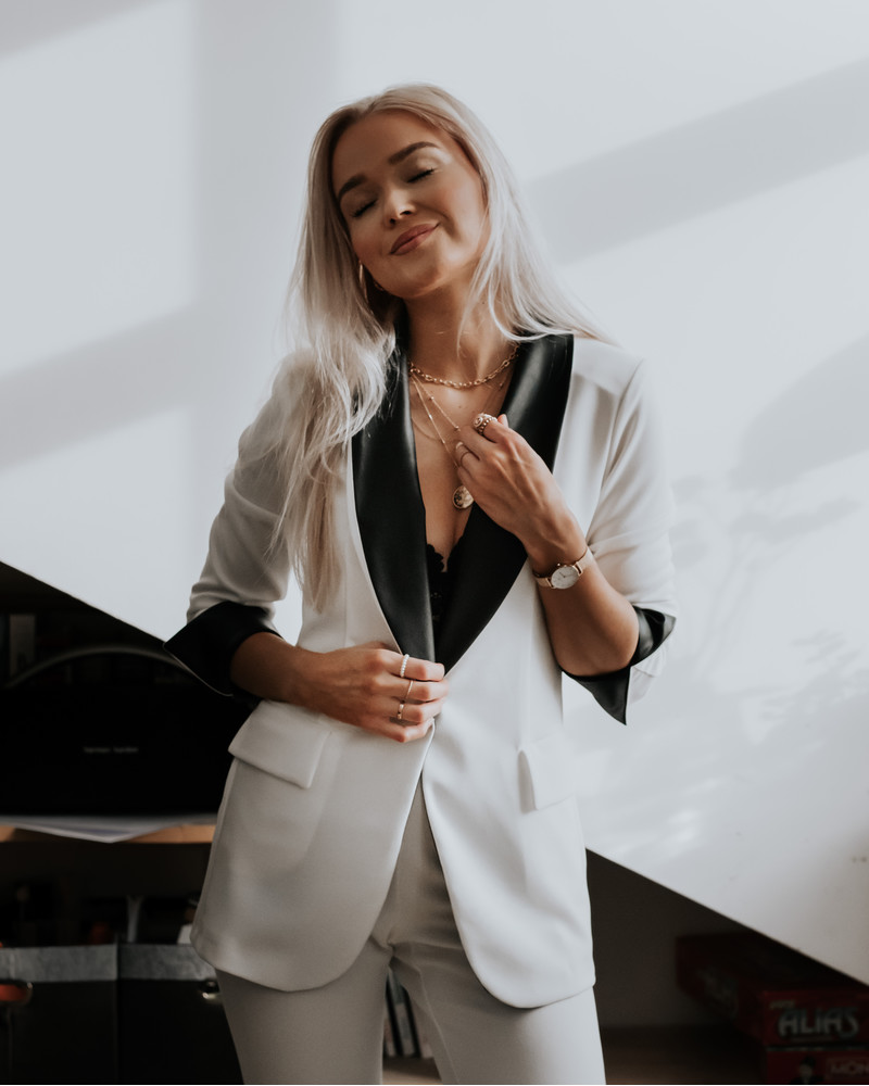ELEGANT JACKET WHITE BLACK
