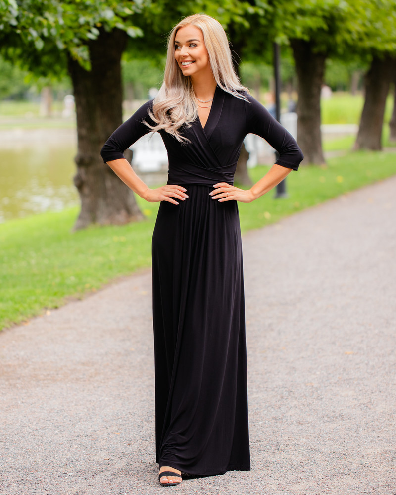 ELEGANT MAXI DRESS BLACK