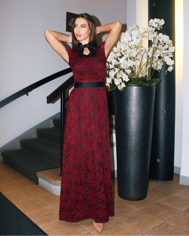 DOLLABLE MAXI DRESS LACE BORDEAUX