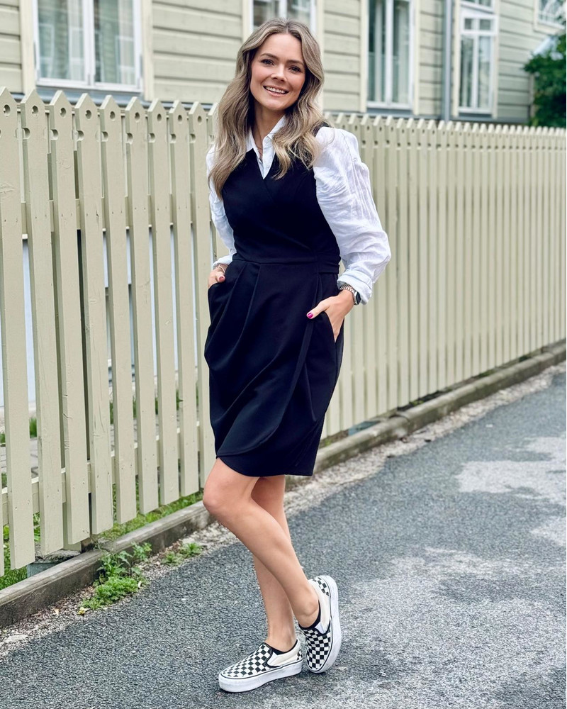 TULIP POCKET DRESS BLACK