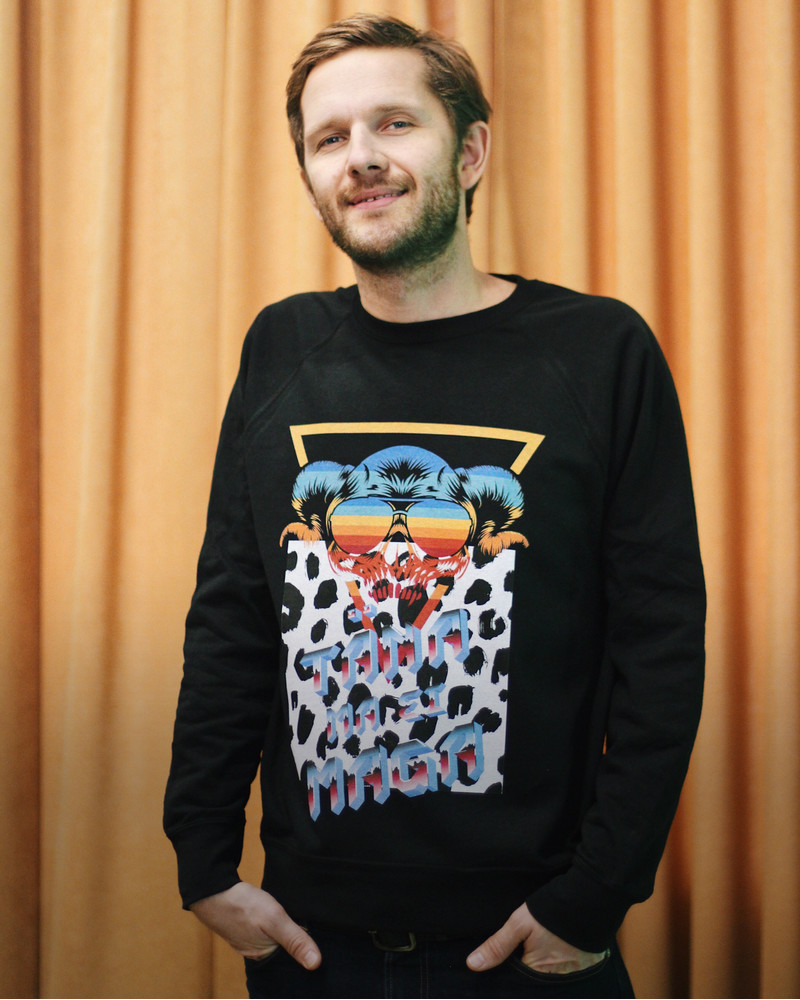 TÄNA ME EI MAGA MEN SWEATSHIRT BLACK