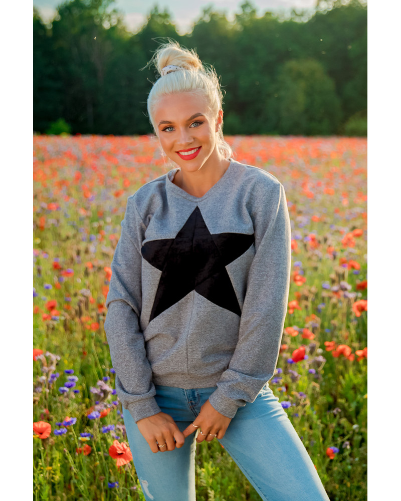 BLACK STAR GREY SWEATER