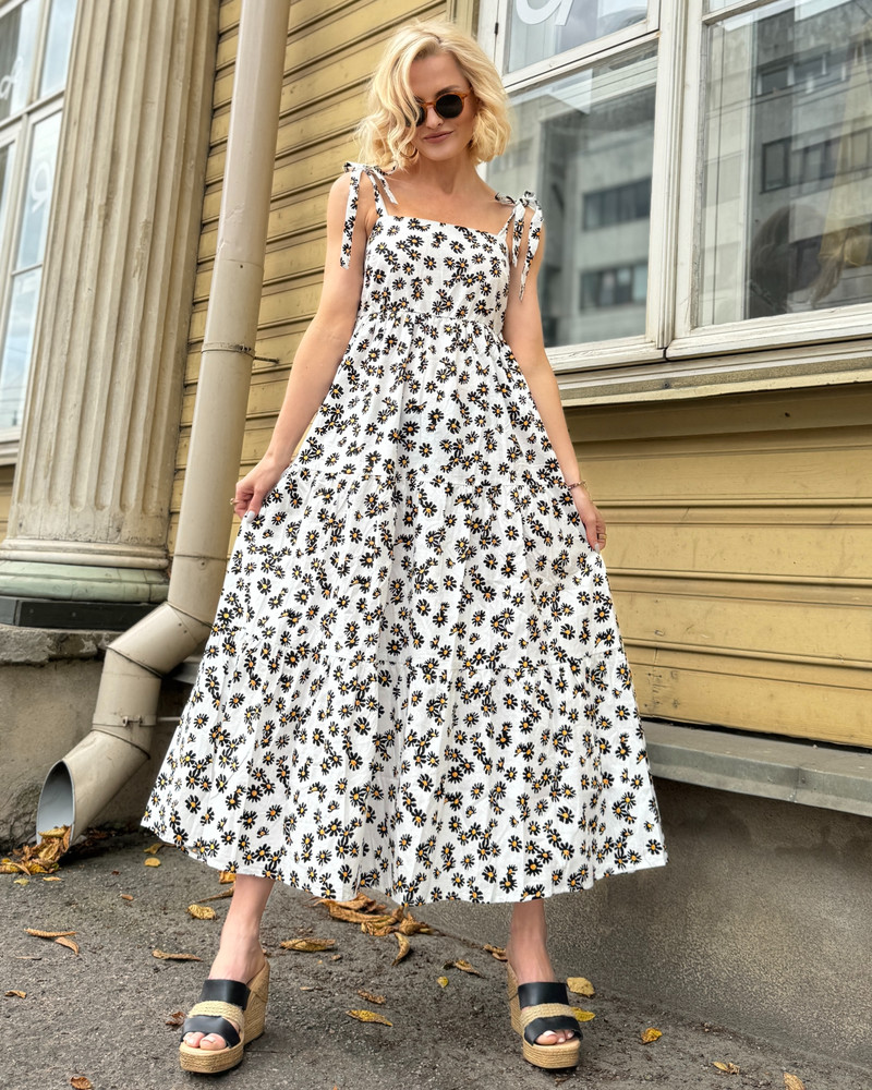 DAISY KNOT MIDI DRESS WHITE