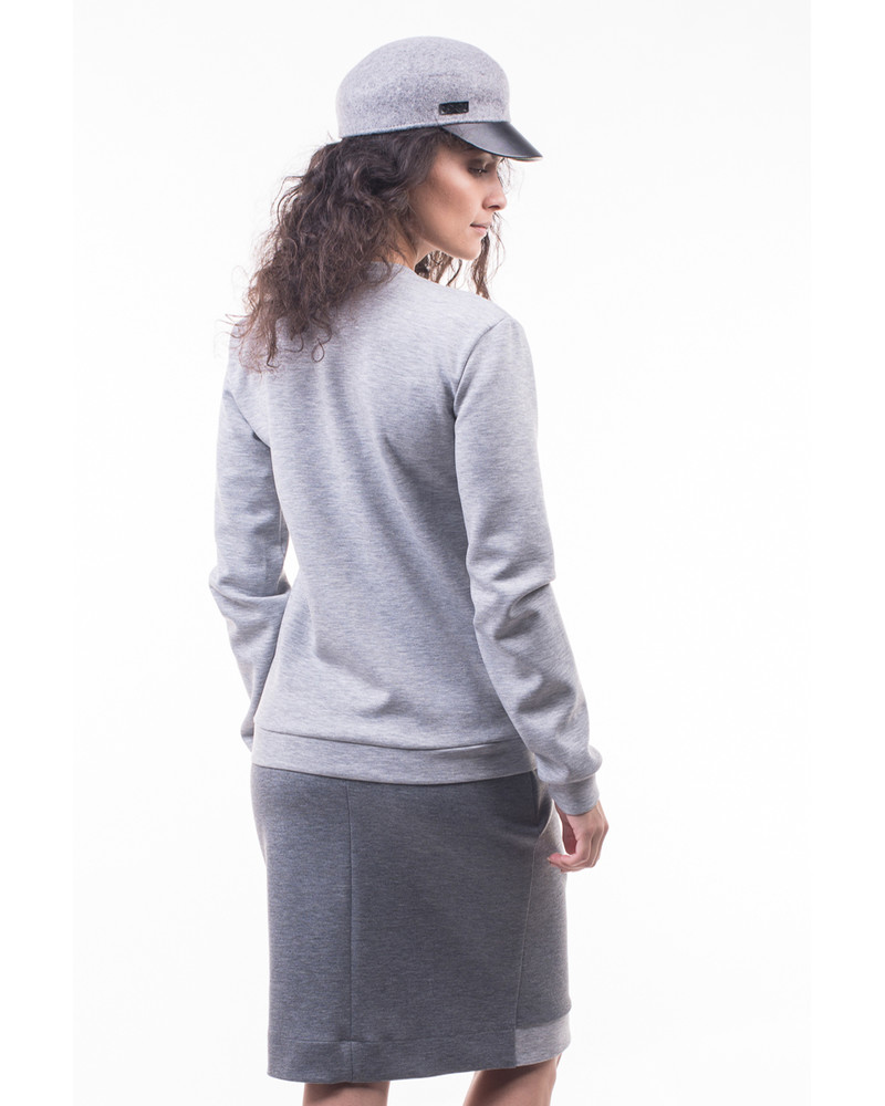 GREY STAR SWEATER