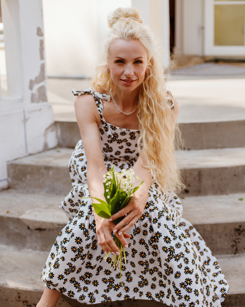 DAISY KNOT MIDI DRESS WHITE