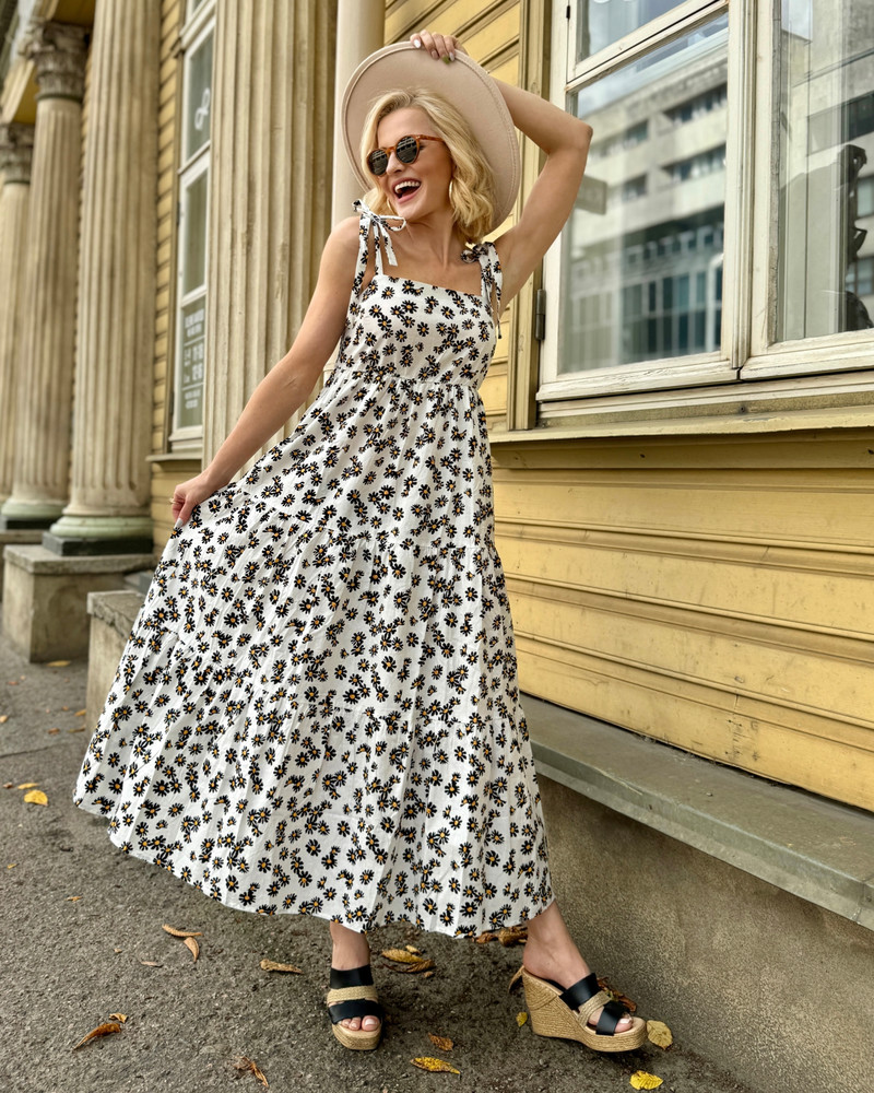 DAISY KNOT MIDI DRESS WHITE