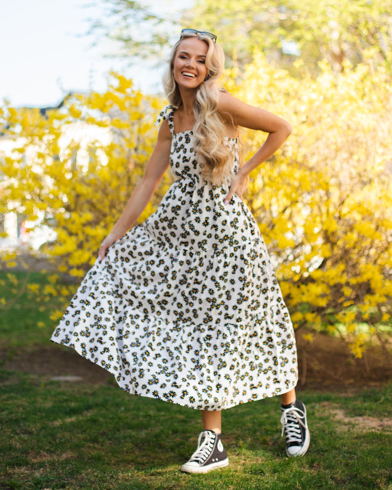 DAISY KNOT MIDI DRESS WHITE