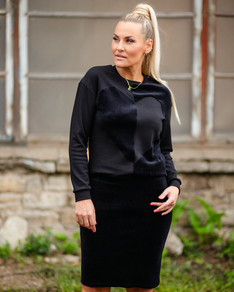 VELVET HEART SWEATSHIRT BLACK