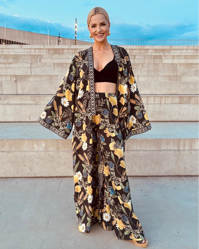 CORNFLOWER FLYAWAY KIMONO BLACK