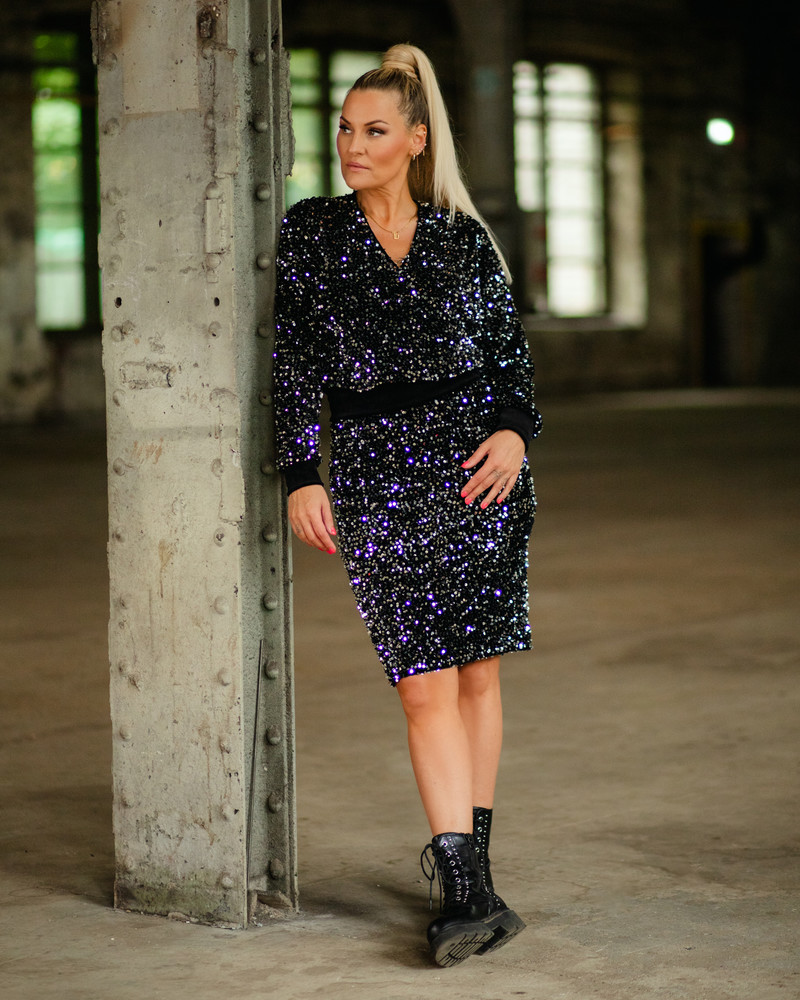 PENCIL SEQUIN SKIRT SILVER