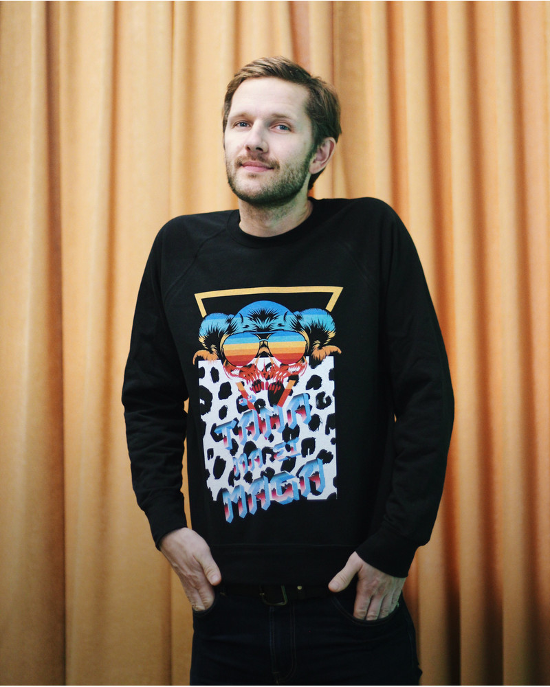 TÄNA ME EI MAGA MEN SWEATSHIRT BLACK