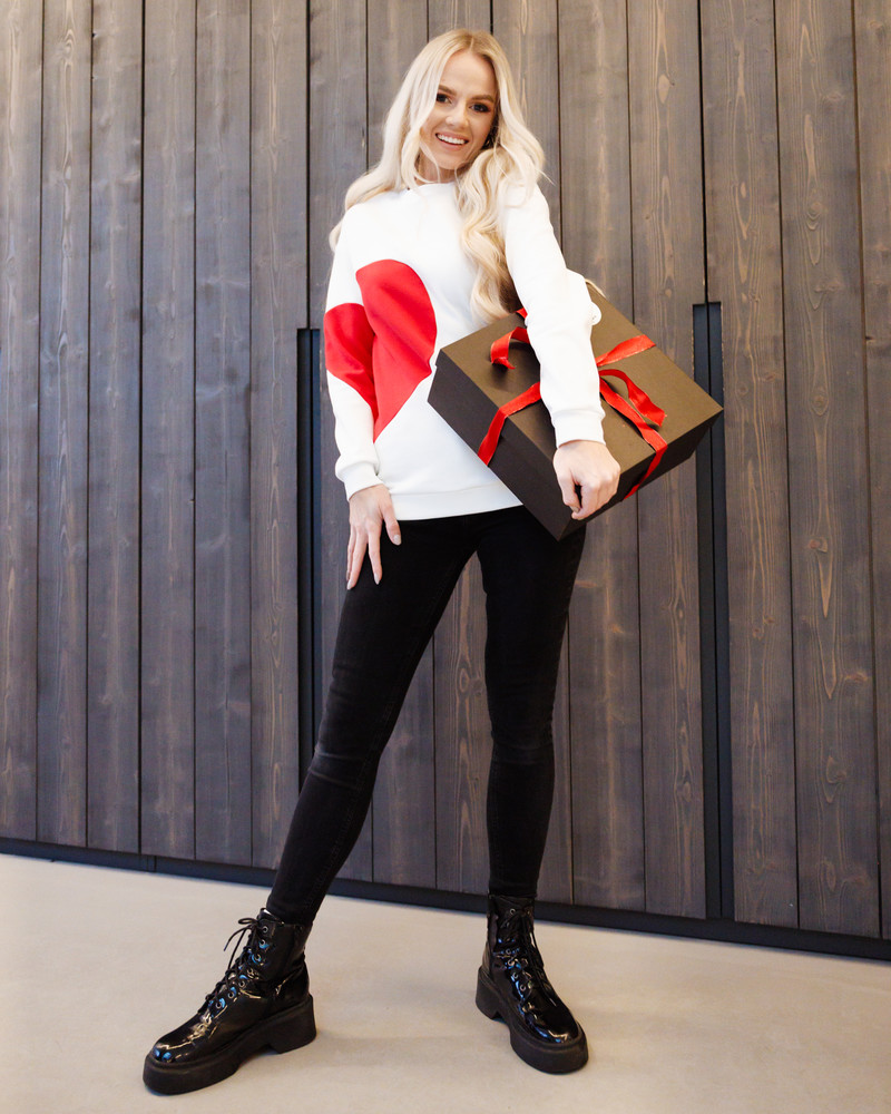 RED HEART SWEATSHIRT WHITE