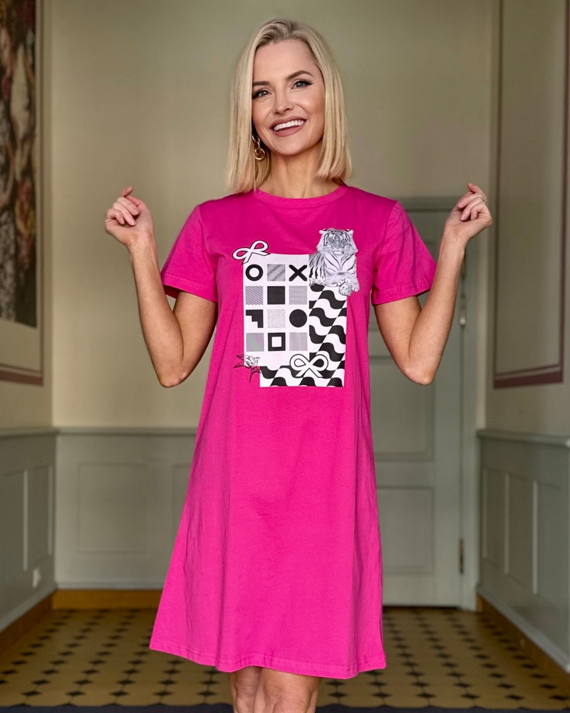SLEEPING TIGER PRINT DRESS FUCHSIA