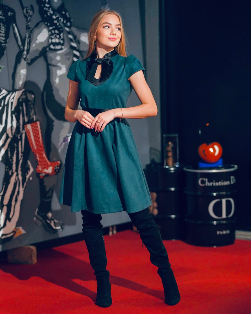 DOLLABLE DRESS SUEDE GREEN