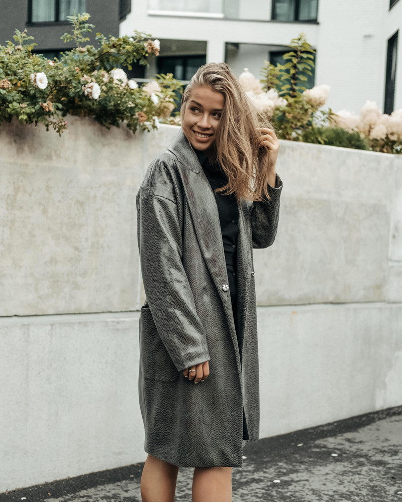 SNAKE LEATHER COAT DARK GREEN