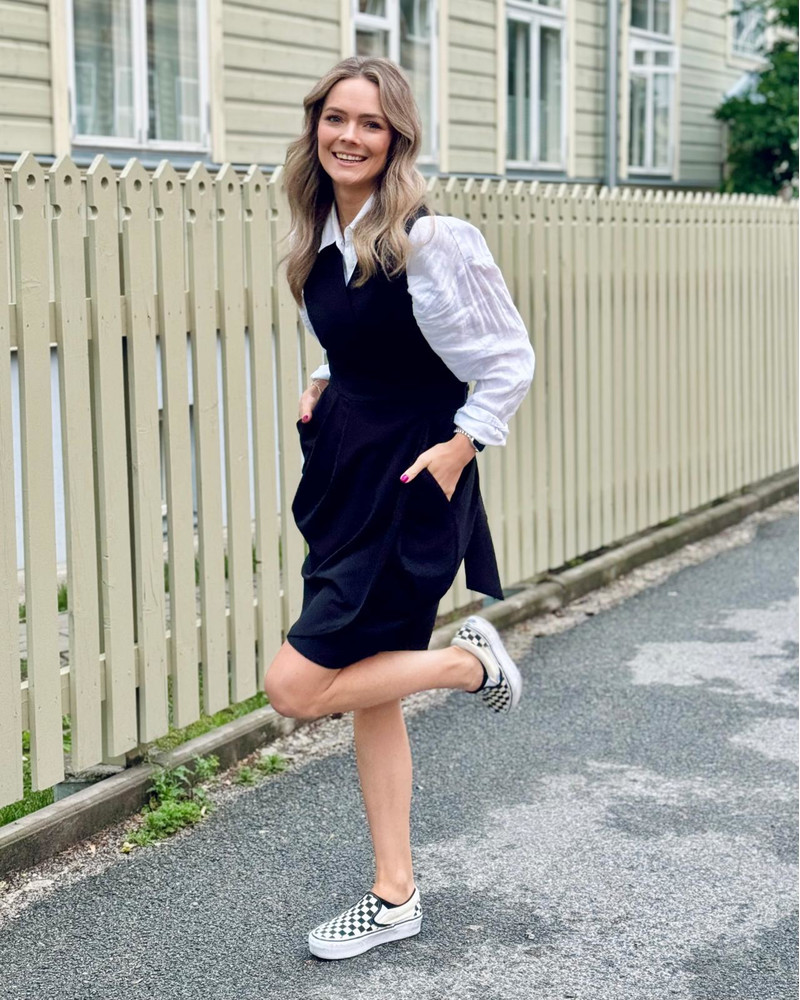TULIP POCKET DRESS BLACK