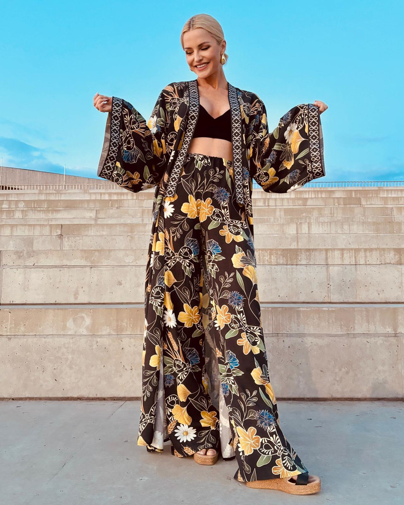 CORNFLOWER FLYAWAY KIMONO BLACK