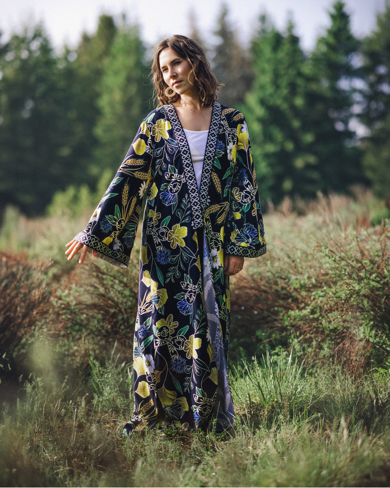 CORNFLOWER FLYAWAY KIMONO BLACK