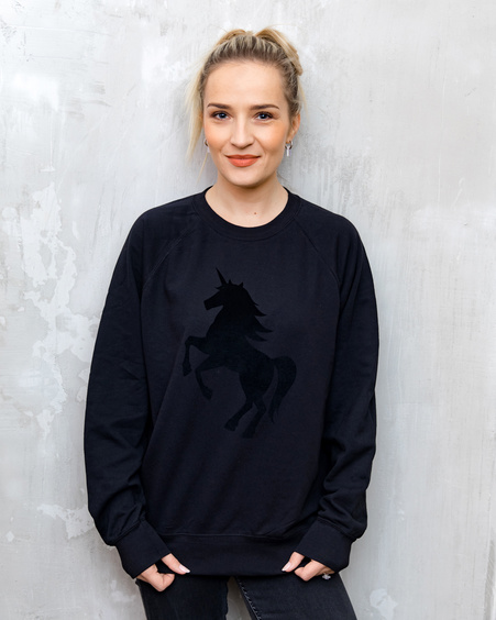 BLACK VELVET UNICORN UNISEX SWEATSHIRT BLACK