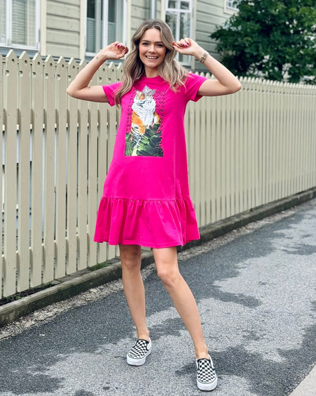 QUEEN OF JUNGEL FRILL DRESS FUCHSIA
