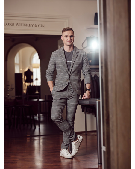 GREY SQUARED TROUSERS