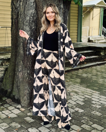 LETRIBE UNISEX STORK KIMONO