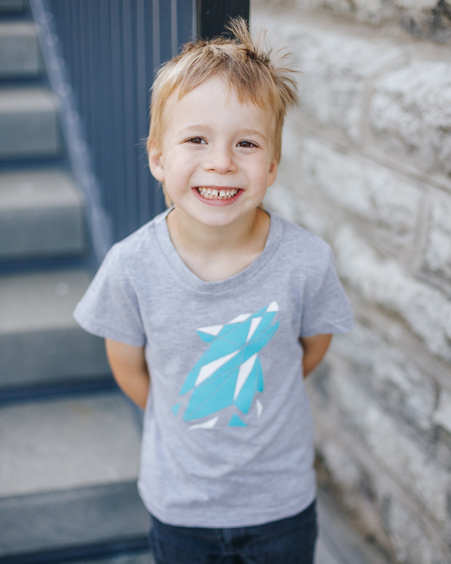 BLUE ABSTRACT WOLF KIDS T-SHIRT LIGHT GREY